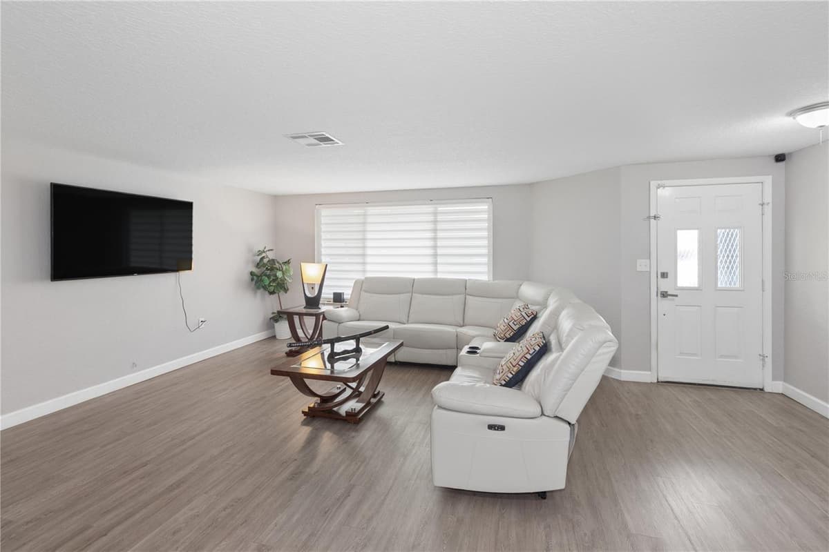 9733 DICK STREET — photo 12 of 41