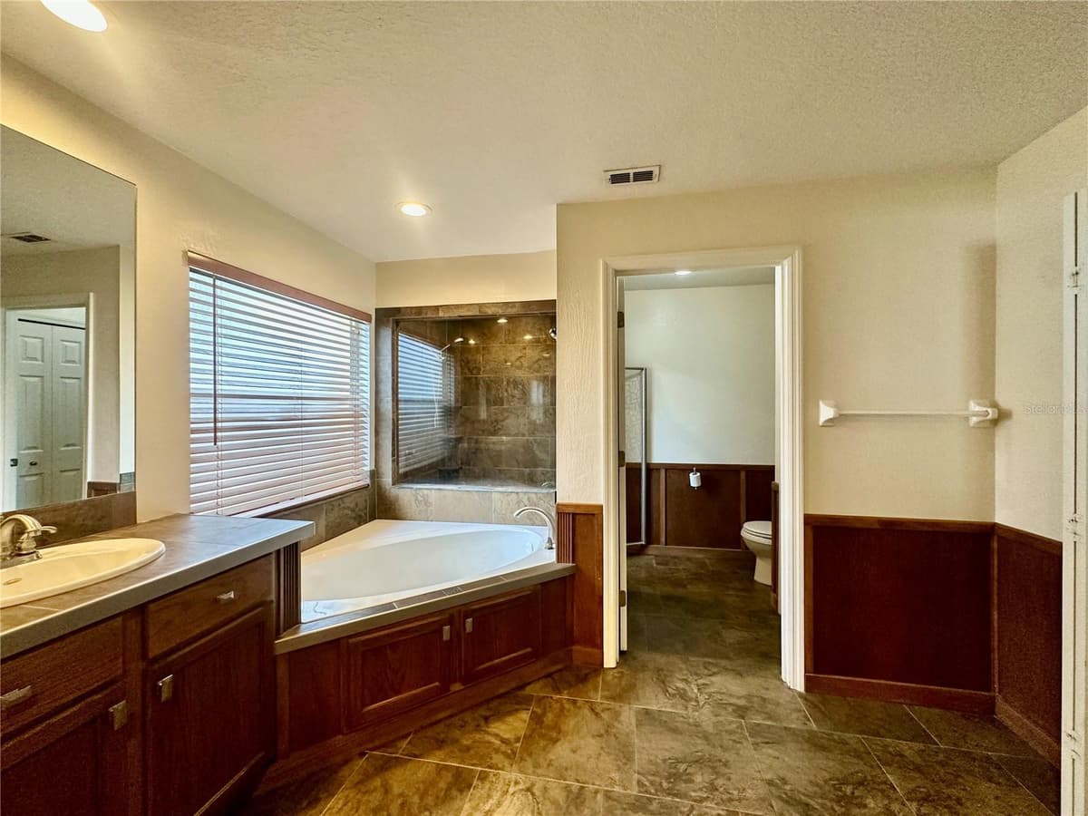 4519 ASHFORD DRIVE — photo 17 of 35