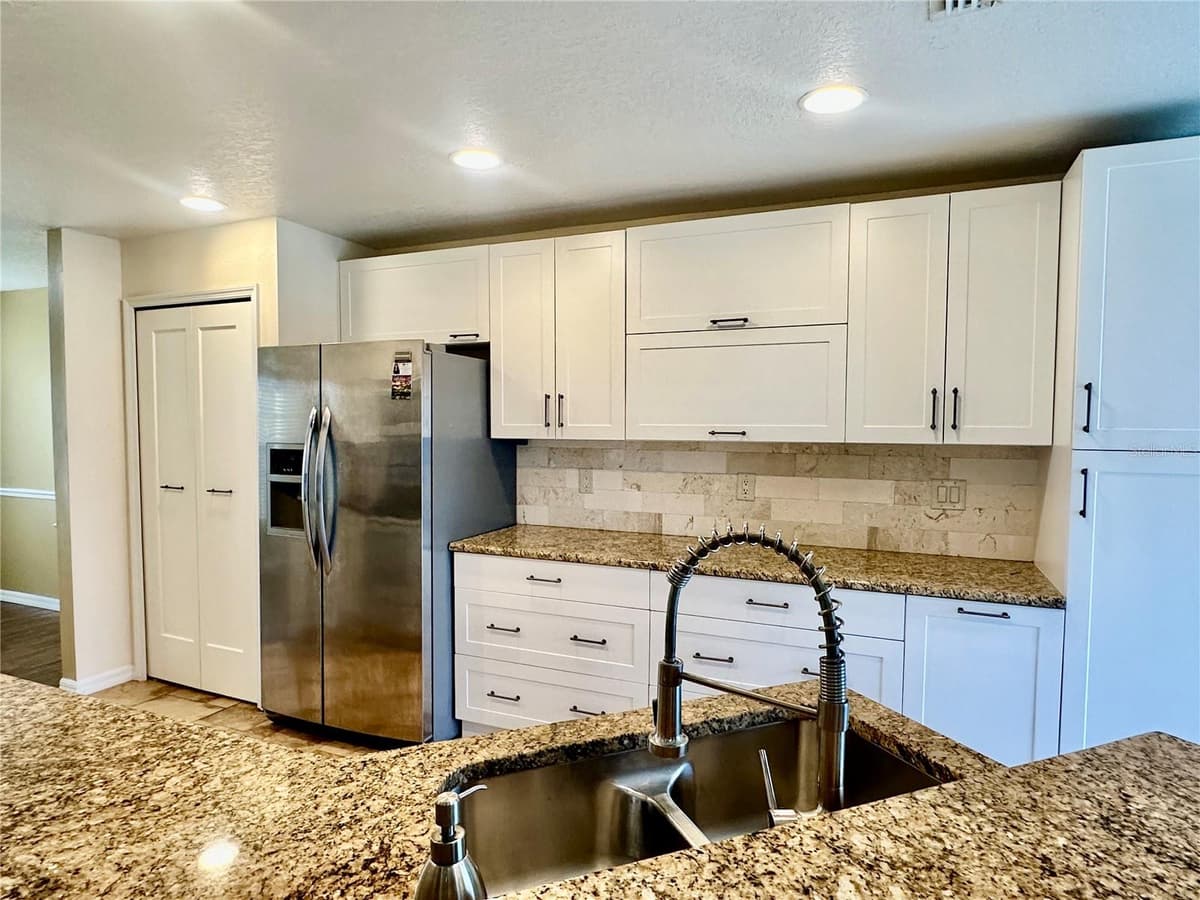 4519 ASHFORD DRIVE — photo 6 of 35
