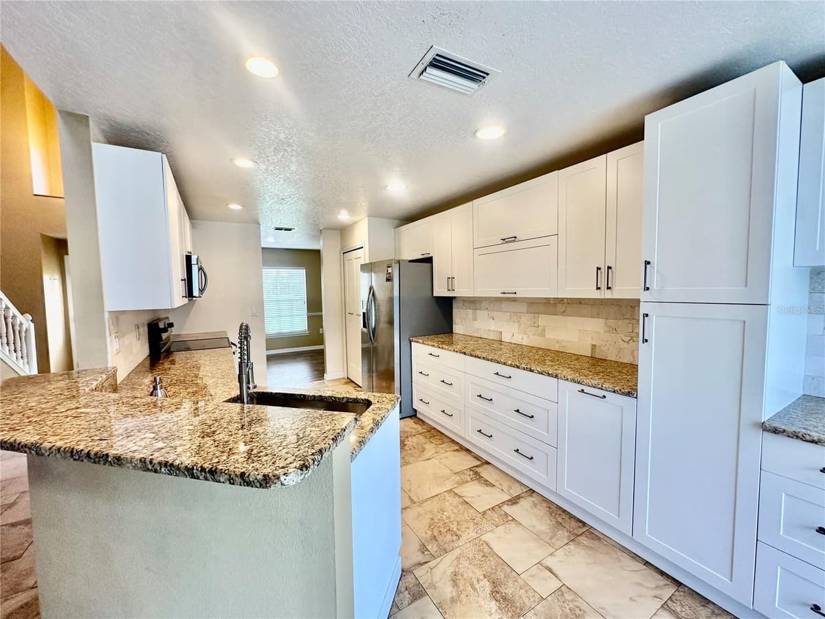 4519 ASHFORD DRIVE — photo 9 of 35
