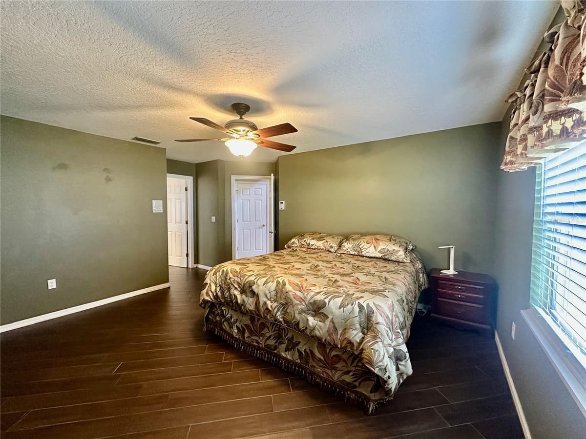 4519 ASHFORD DRIVE — photo 15 of 35
