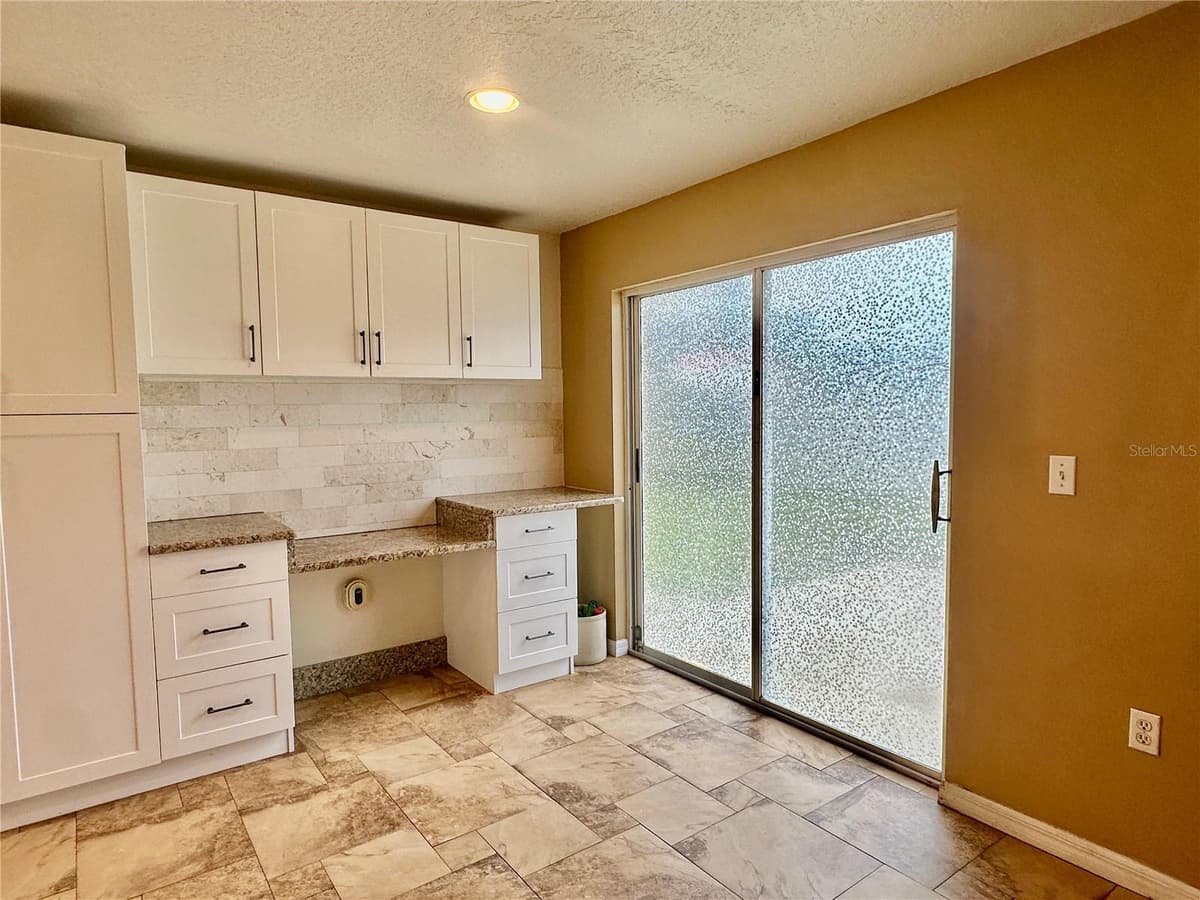 4519 ASHFORD DRIVE — photo 11 of 35