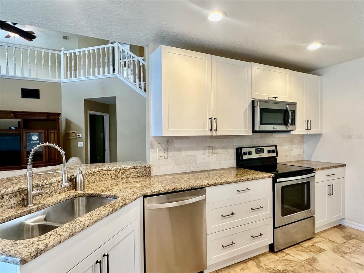 4519 ASHFORD DRIVE — photo 7 of 35