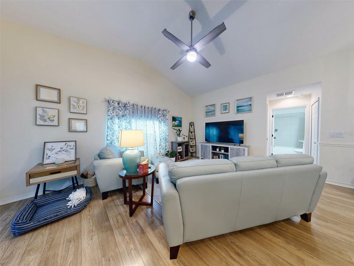 242 PINE BLUFF AVENUE — photo 17 of 34