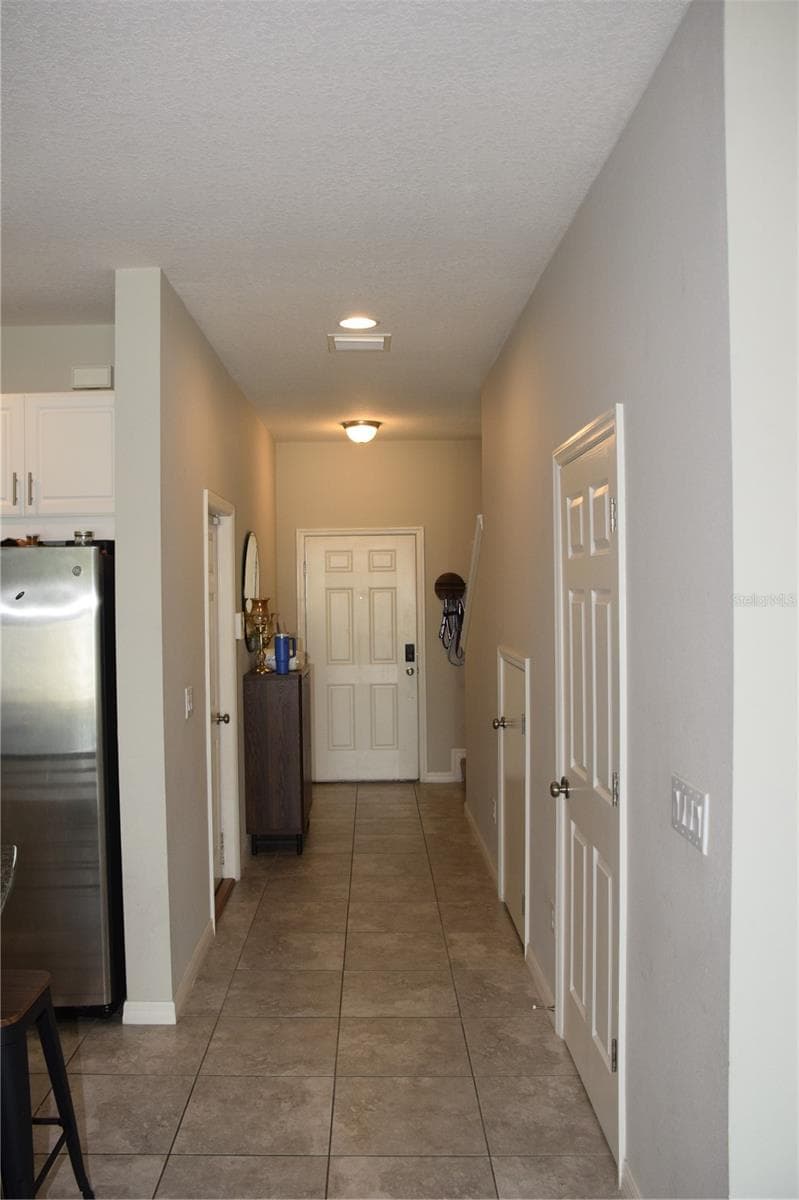 7043 SUMMER HOLLY PLACE — photo 8 of 23