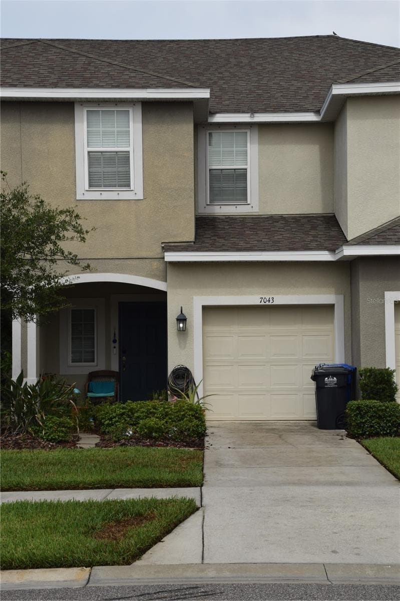 7043 SUMMER HOLLY PLACE — photo 2 of 23