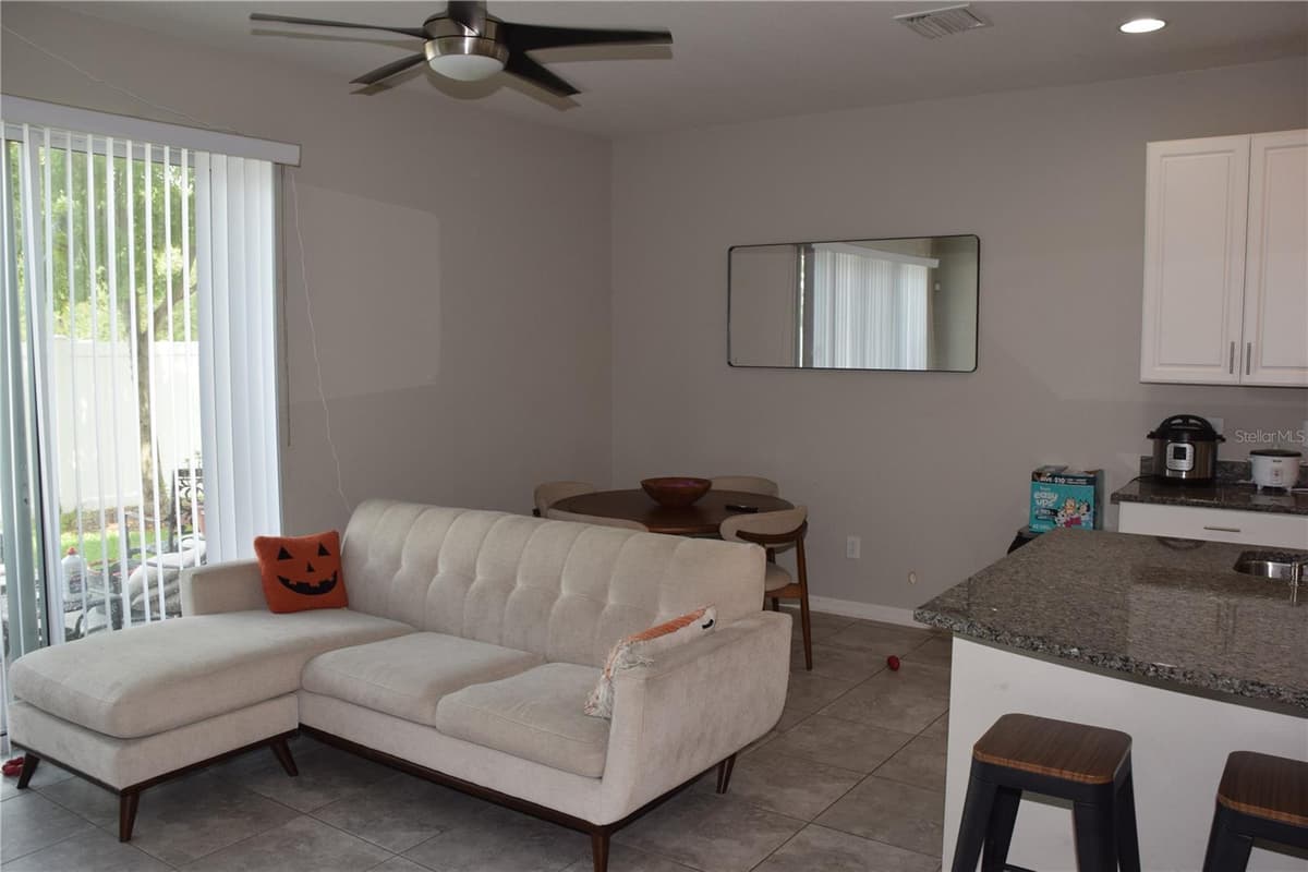 7043 SUMMER HOLLY PLACE — photo 6 of 23