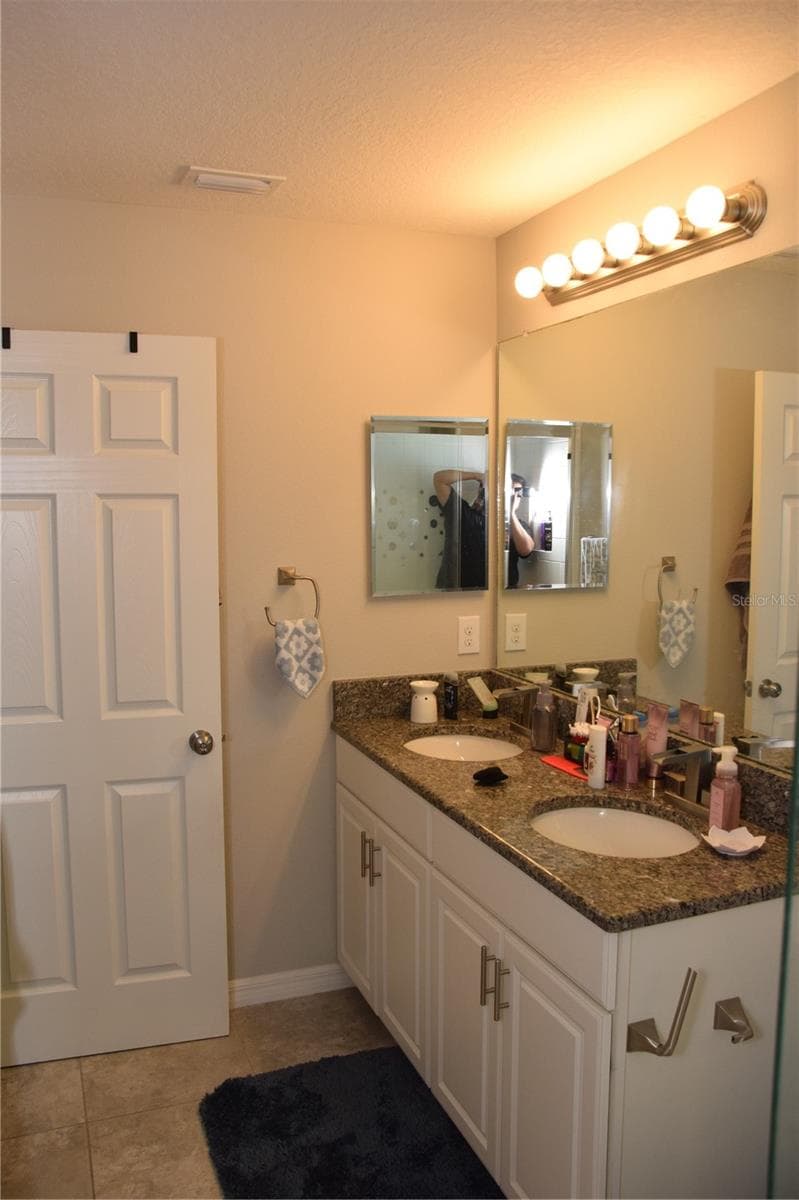 7043 SUMMER HOLLY PLACE — photo 12 of 23