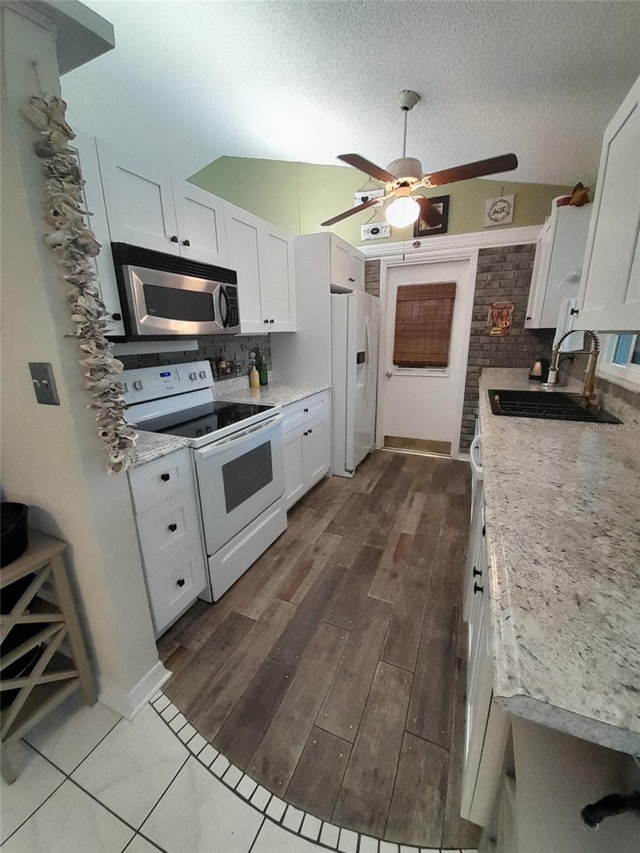 6417 KLAUS COURT — photo 9 of 21
