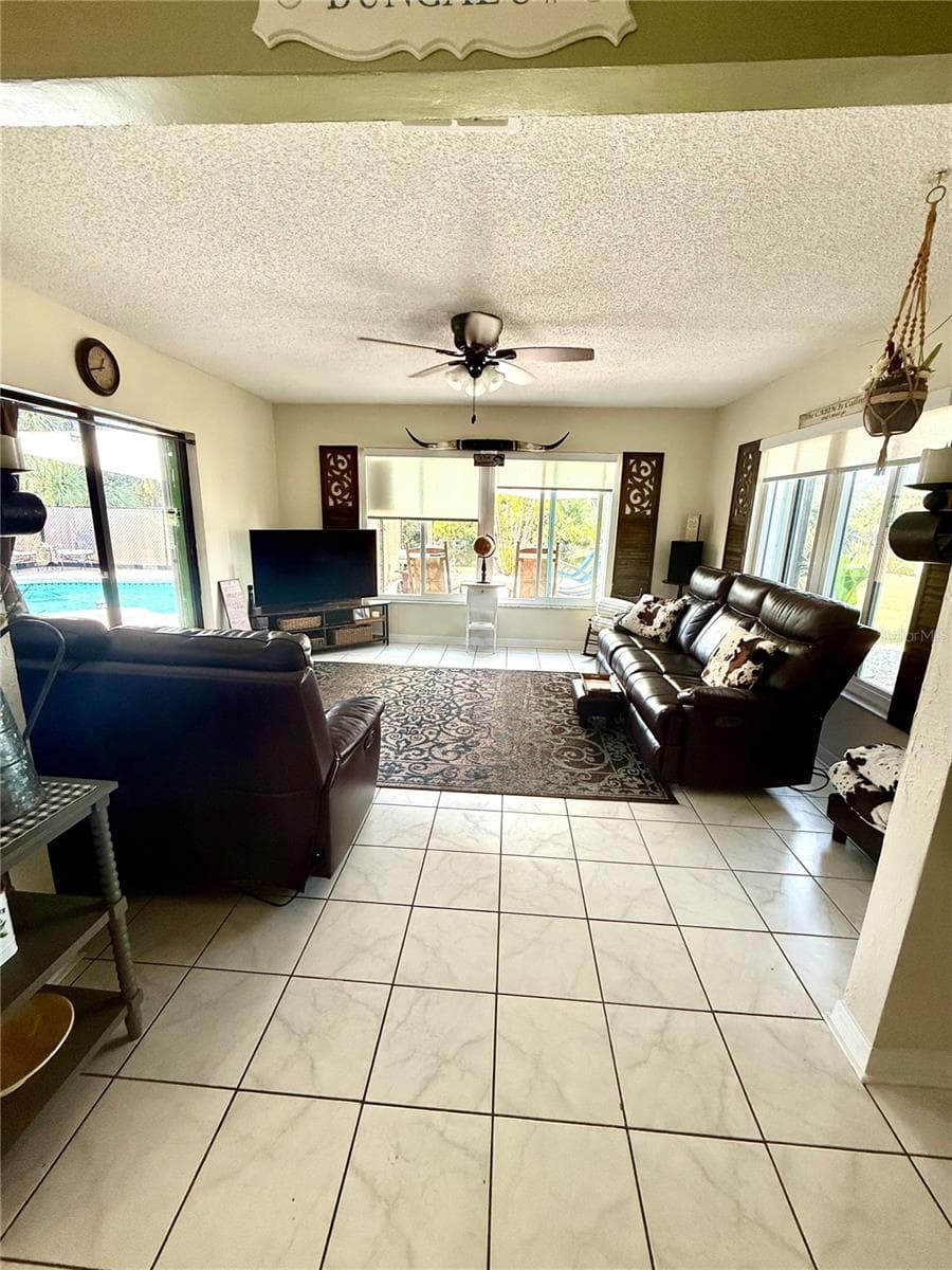 6417 KLAUS COURT — photo 4 of 21