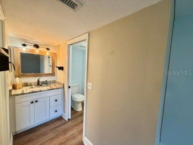 211 6TH STREET — photo 16 of 21