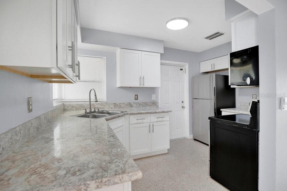 1109 COBBLESTONE AVENUE — photo 19 of 36