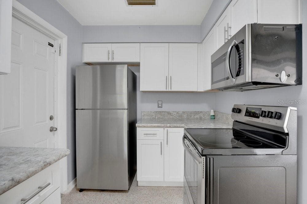1109 COBBLESTONE AVENUE — photo 18 of 36