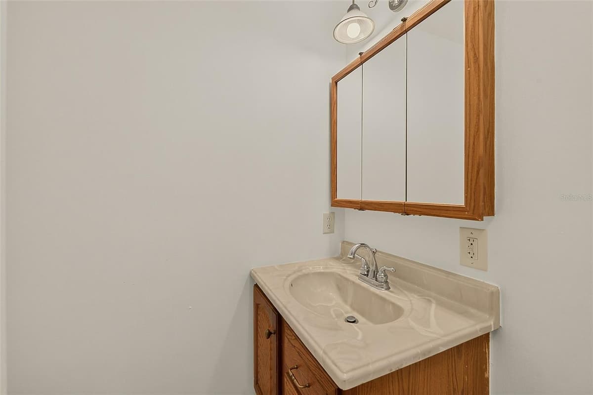 1011 FAIRMONT STREET — photo 19 of 46