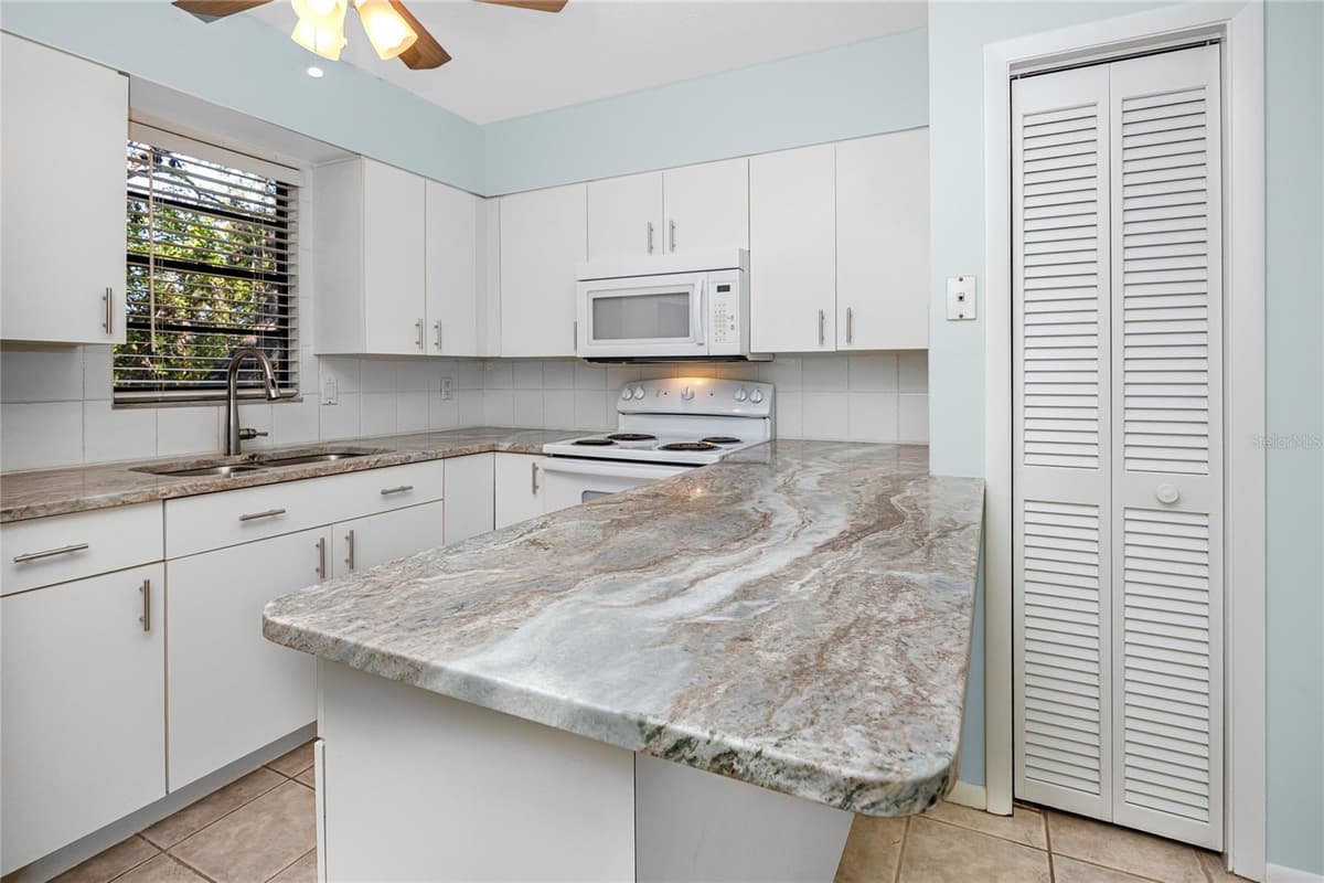 1303 MOODY AVENUE — photo 10 of 37