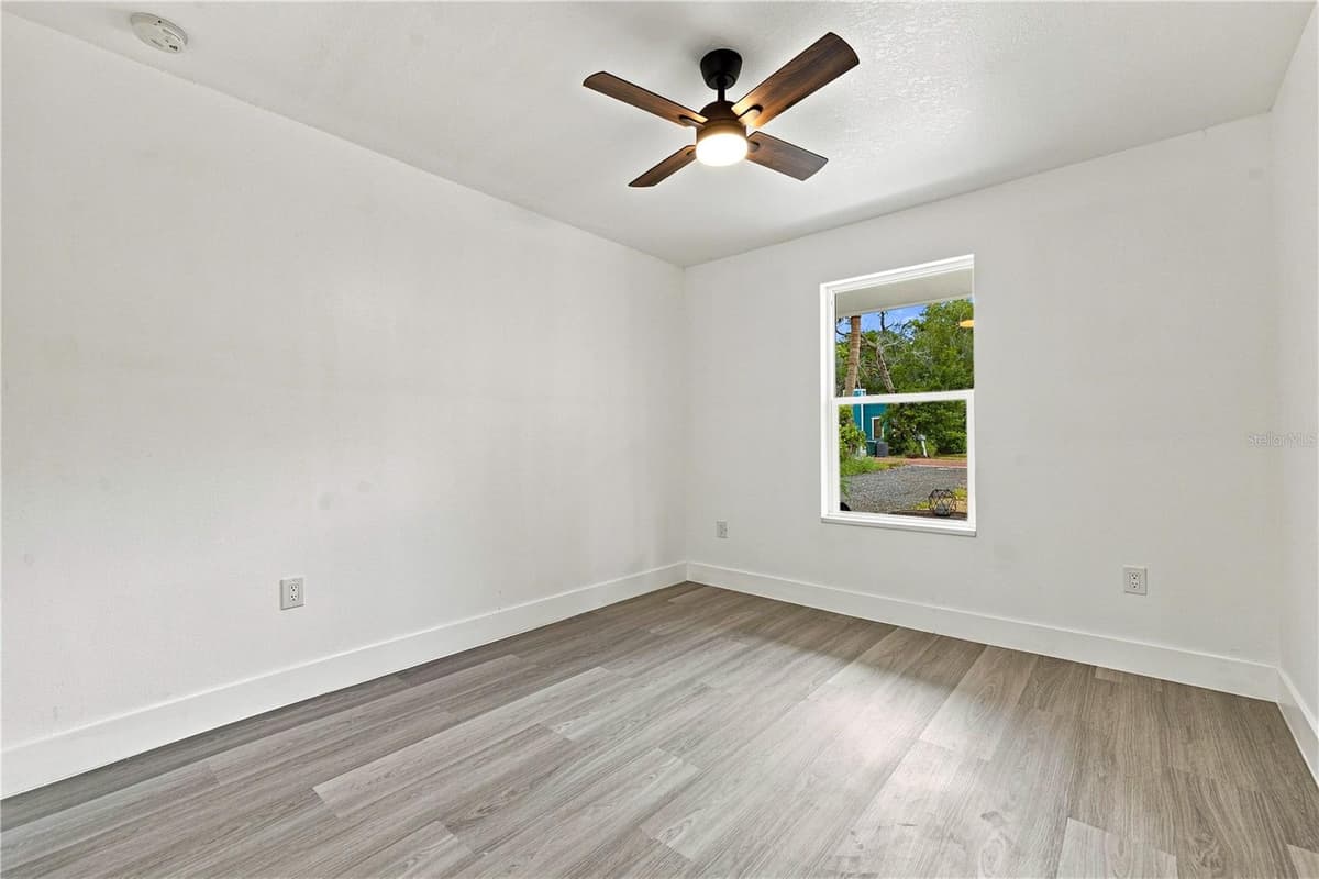 547 CYPRESS STREET — photo 28 of 52