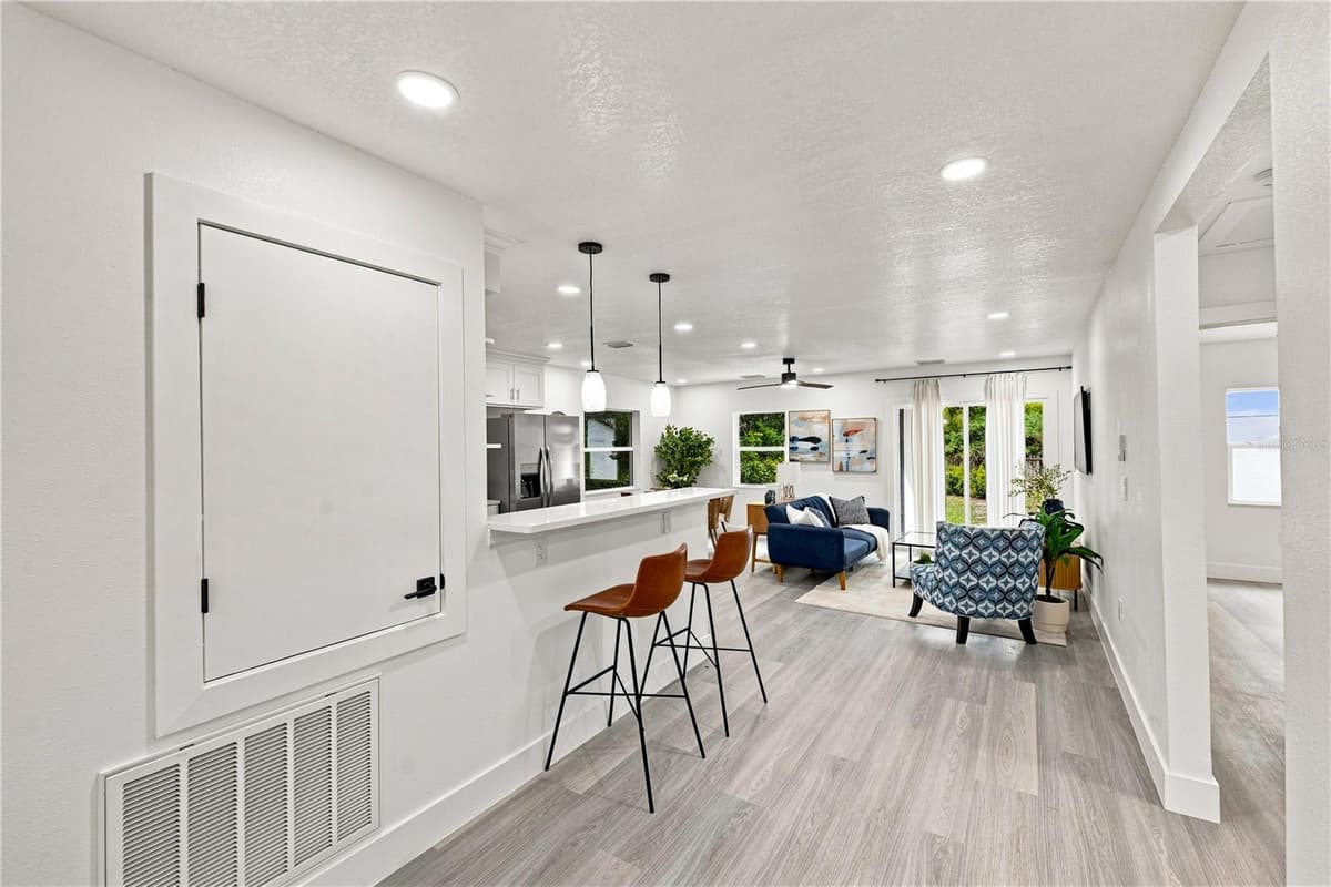 547 CYPRESS STREET — photo 8 of 52