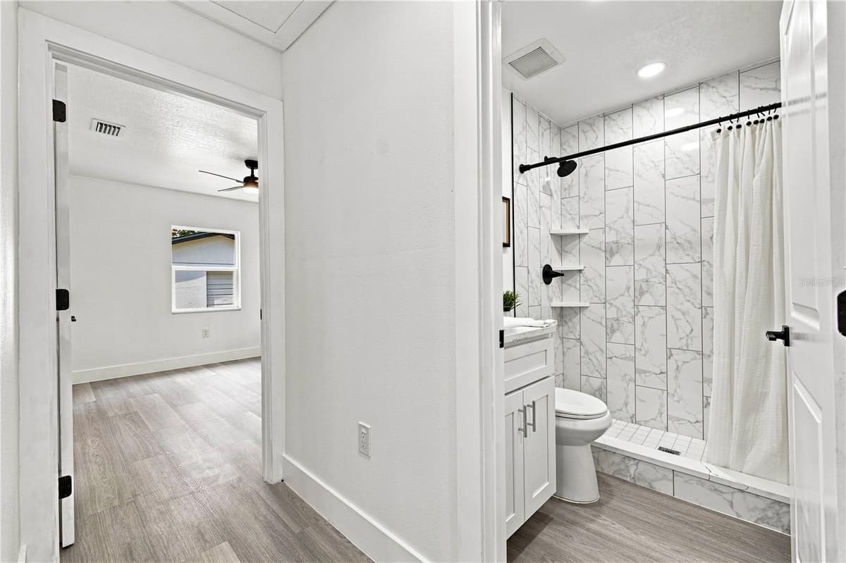 547 CYPRESS STREET — photo 23 of 52