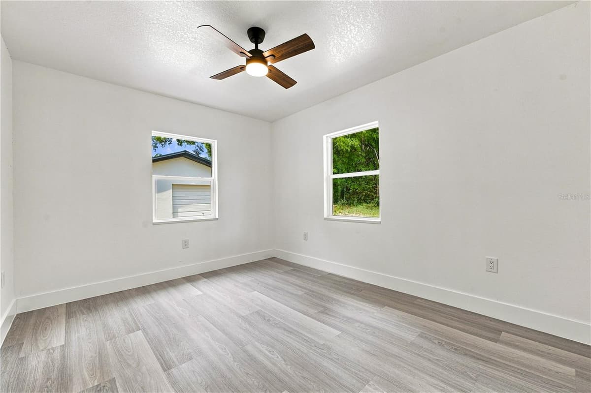 547 CYPRESS STREET — photo 24 of 52