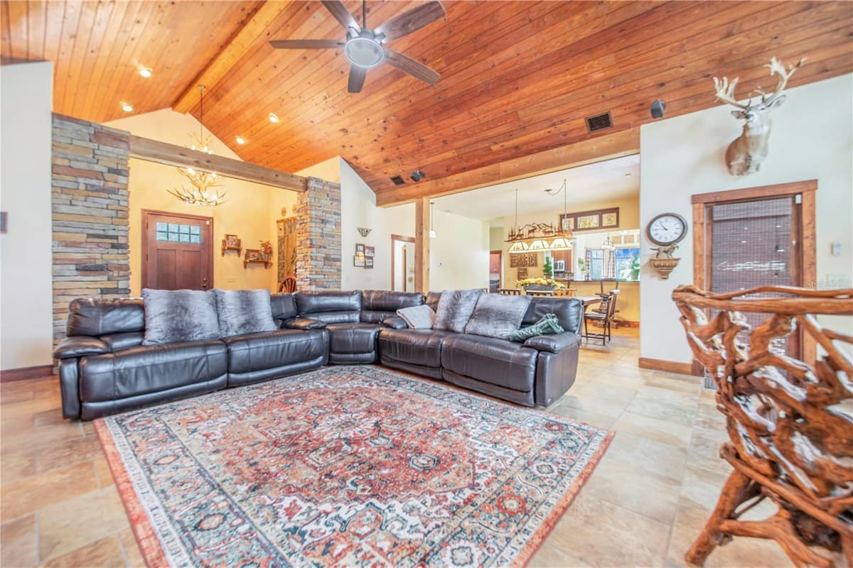 1617 HORSESHOE CREEK ROAD — photo 16 of 100
