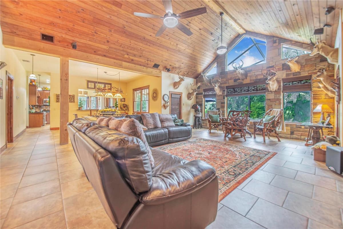 1617 HORSESHOE CREEK ROAD — photo 15 of 100
