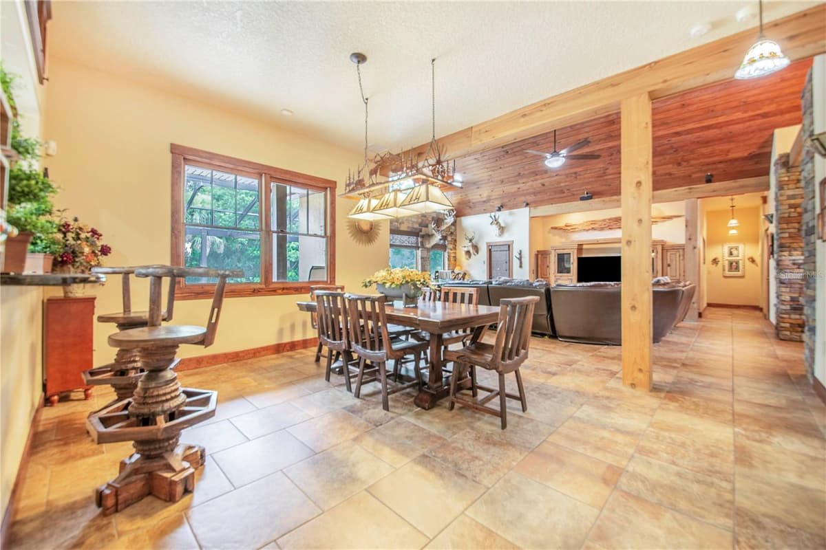 1617 HORSESHOE CREEK ROAD — photo 18 of 100