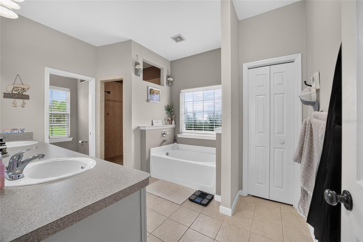 6351 140 AVENUE — photo 38 of 83