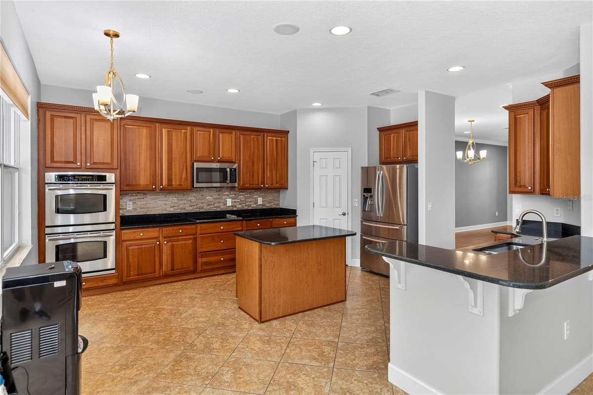 5890 ANSLEY WAY — photo 11 of 41