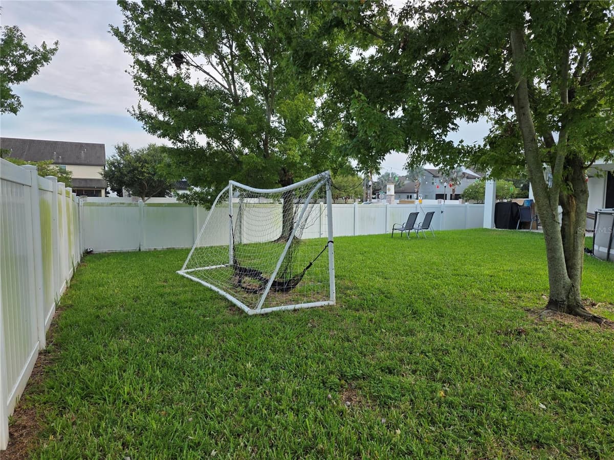 12749 GARRIDAN AVENUE — photo 13 of 36