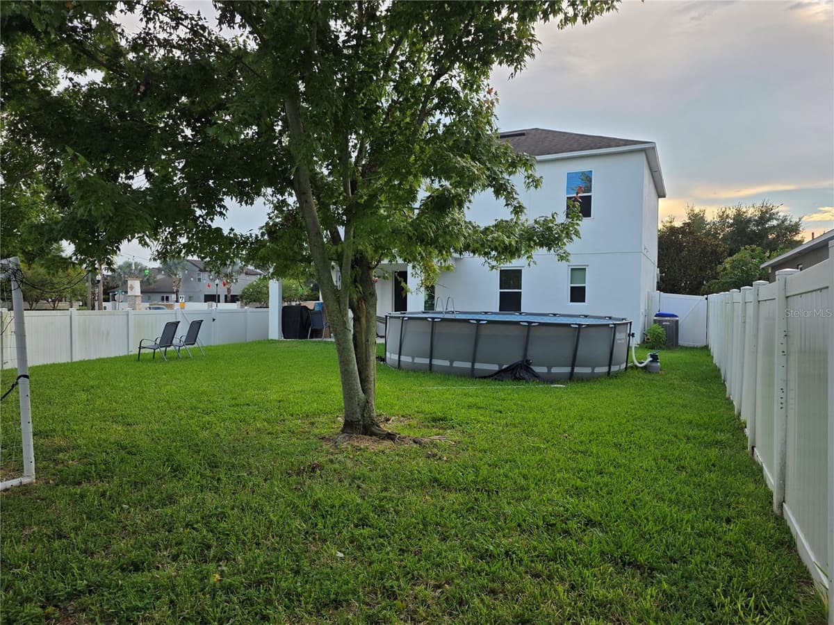 12749 GARRIDAN AVENUE — photo 12 of 36