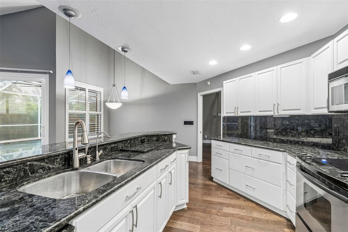1128 MAINSAIL DRIVE — photo 9 of 41