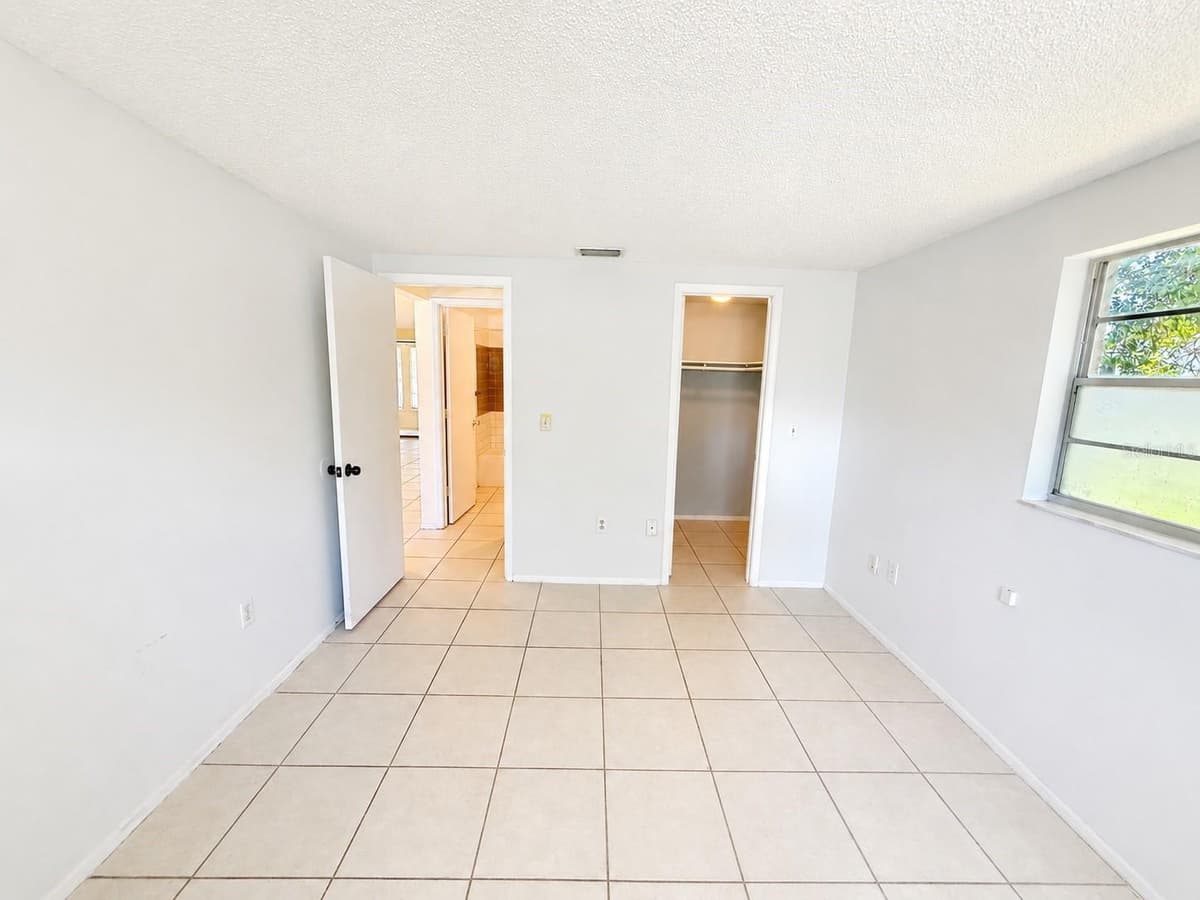 5430 21ST STREET — photo 10 of 22