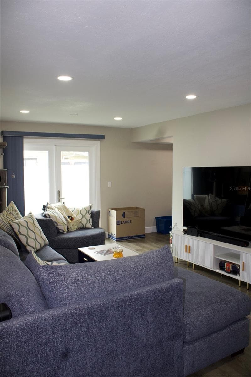 315 AMADOR CIRCLE — photo 12 of 34
