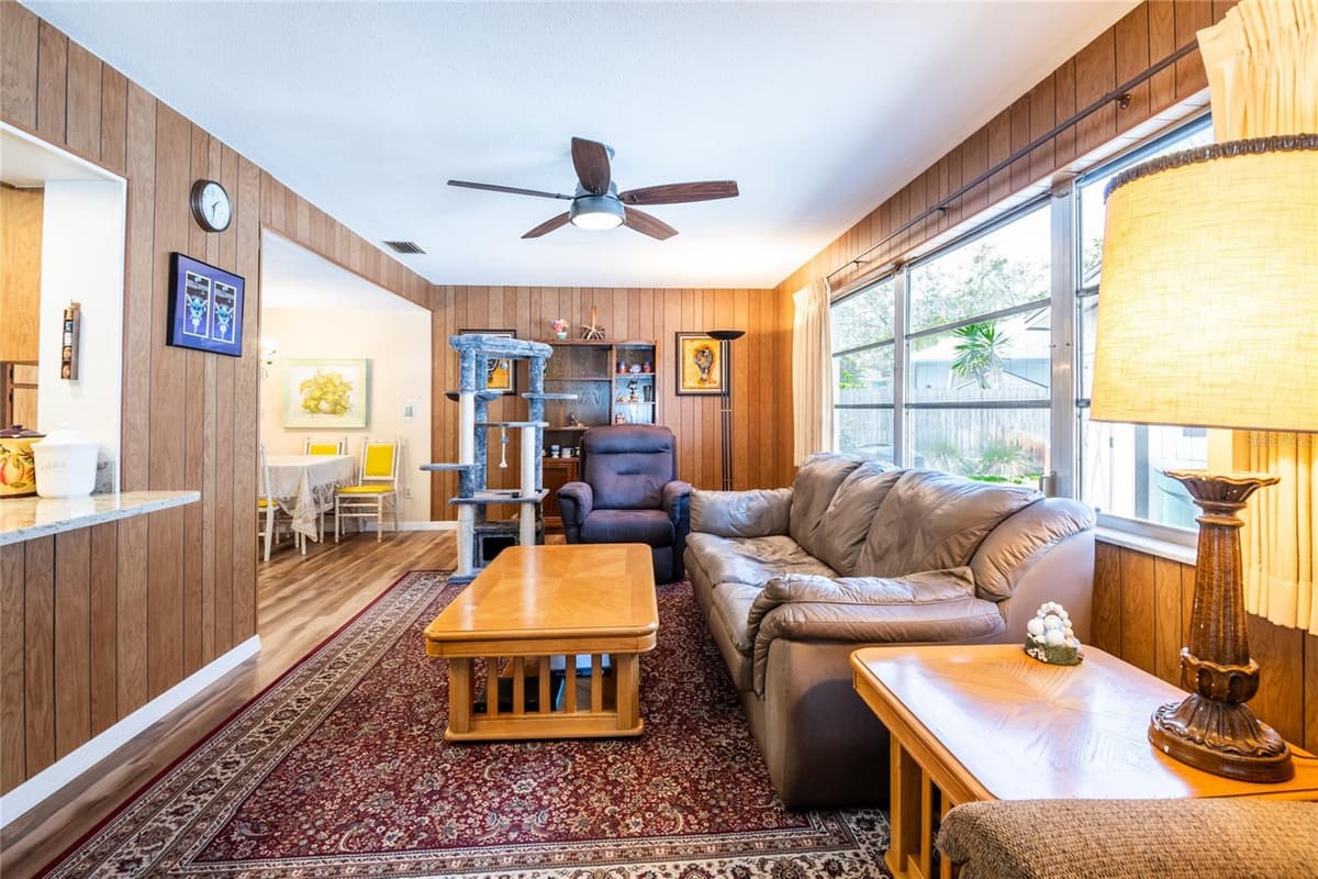 1830 OAK FOREST DRIVE — photo 18 of 46