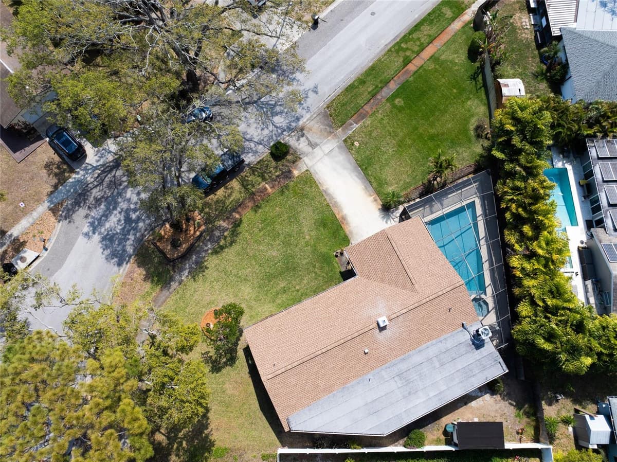 1830 OAK FOREST DRIVE — photo 41 of 46