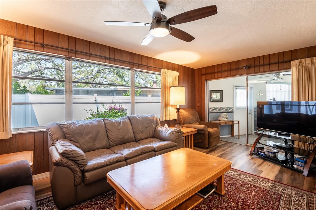 1830 OAK FOREST DRIVE — photo 19 of 46