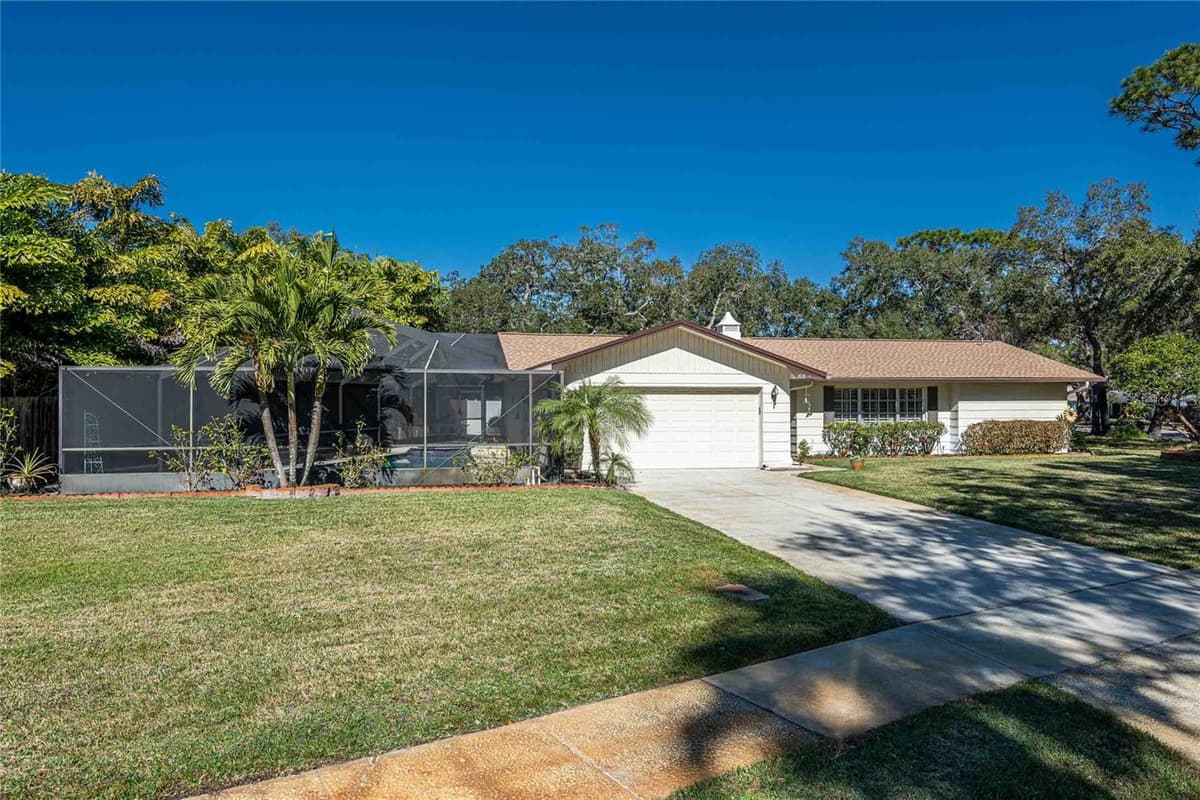 1830 OAK FOREST DRIVE — photo 43 of 46