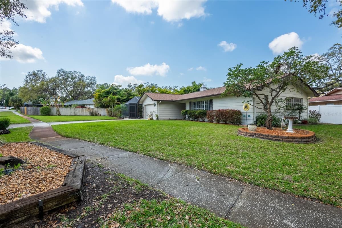 1830 OAK FOREST DRIVE — photo 45 of 46