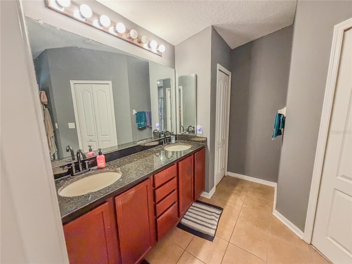 15647 GREYROCK DRIVE — photo 27 of 38