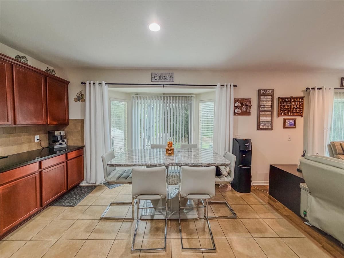 15647 GREYROCK DRIVE — photo 10 of 38