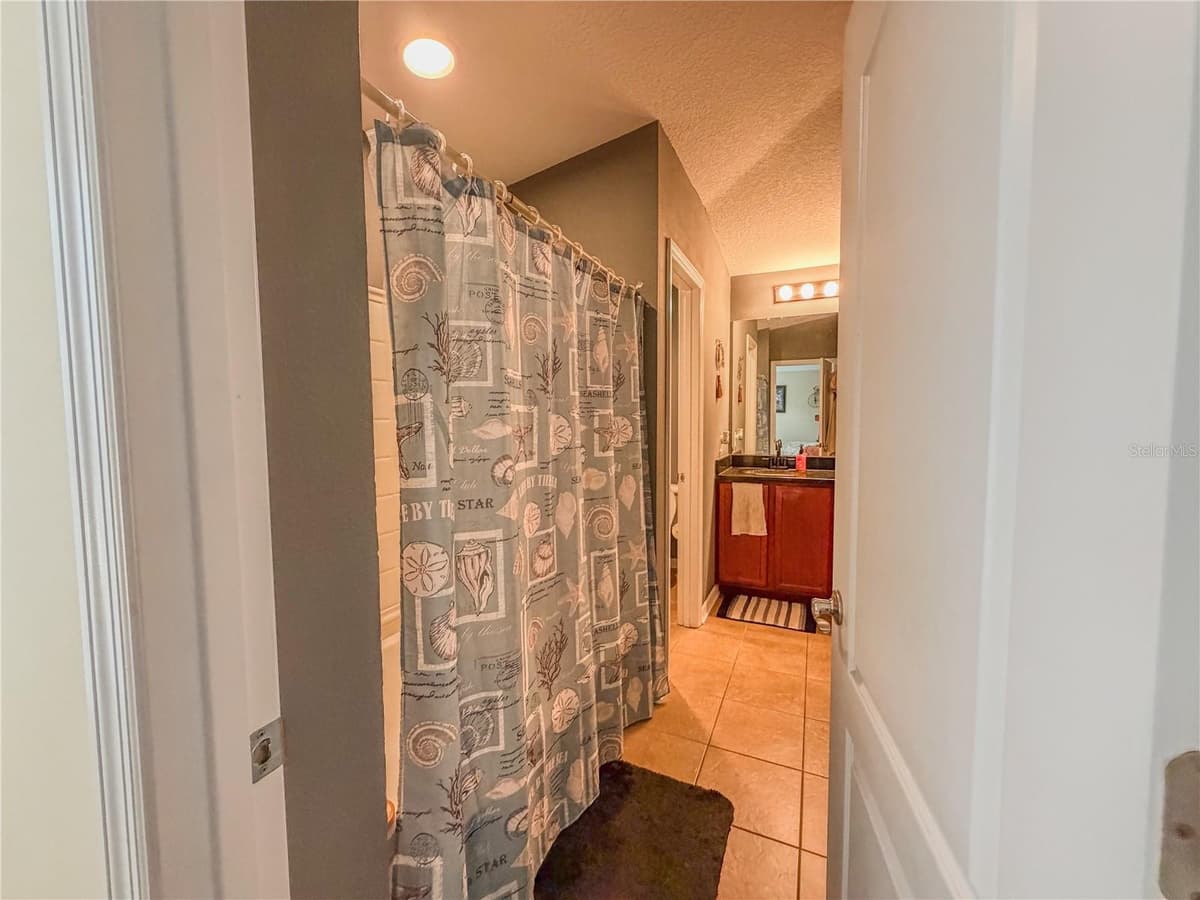 15647 GREYROCK DRIVE — photo 28 of 38