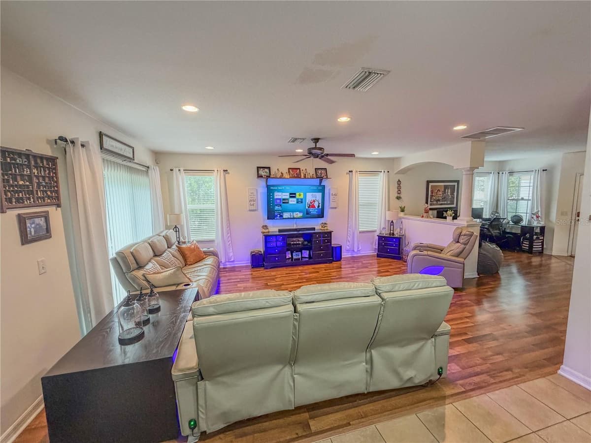 15647 GREYROCK DRIVE — photo 7 of 38