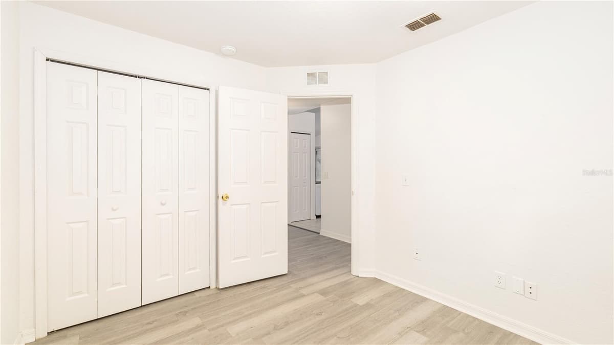 120 EAGLE POINT BOULEVARD — photo 17 of 21