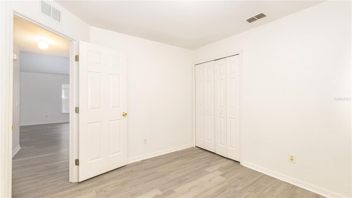 120 EAGLE POINT BOULEVARD — photo 15 of 21
