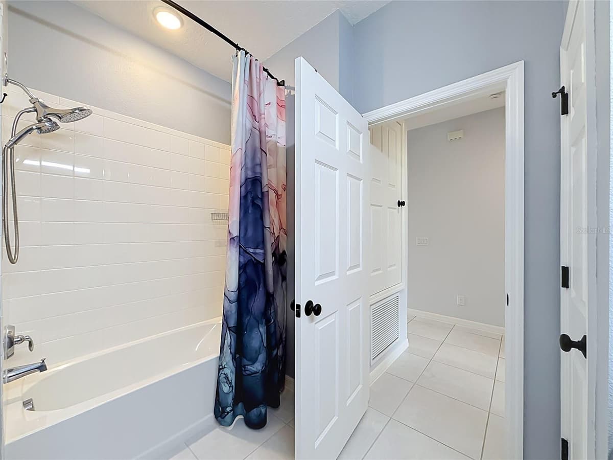 5516 WINDSONG OAK DRIVE — photo 33 of 57