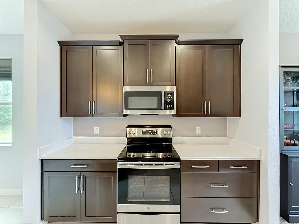 5516 WINDSONG OAK DRIVE — photo 6 of 57