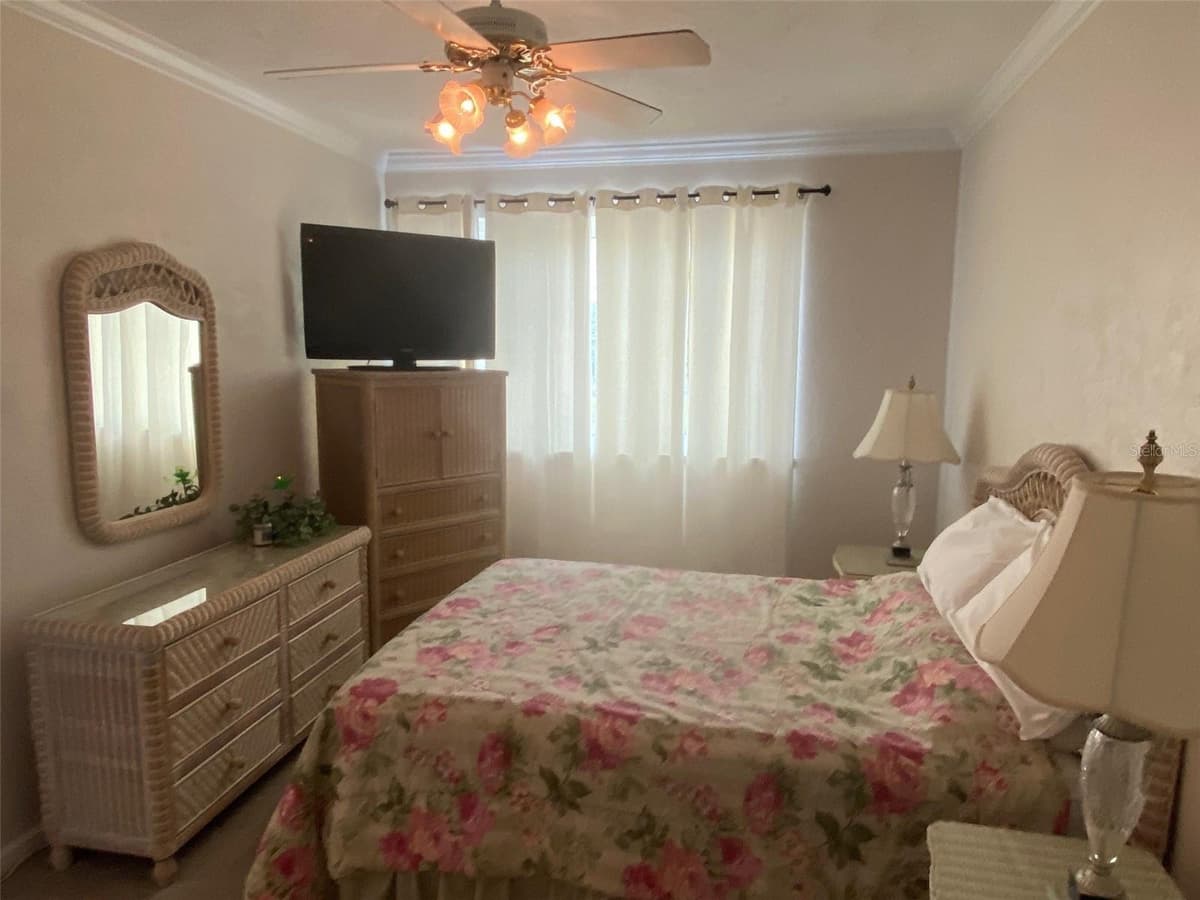238 TAMPA AVENUE — photo 15 of 37