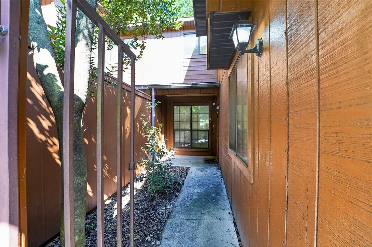 924 57TH DRIVE — photo 7 of 26