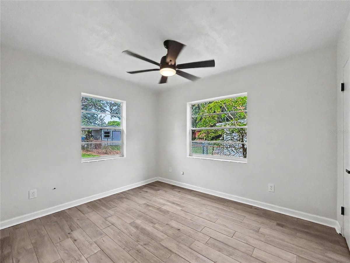 128 CENTER STREET — photo 17 of 26