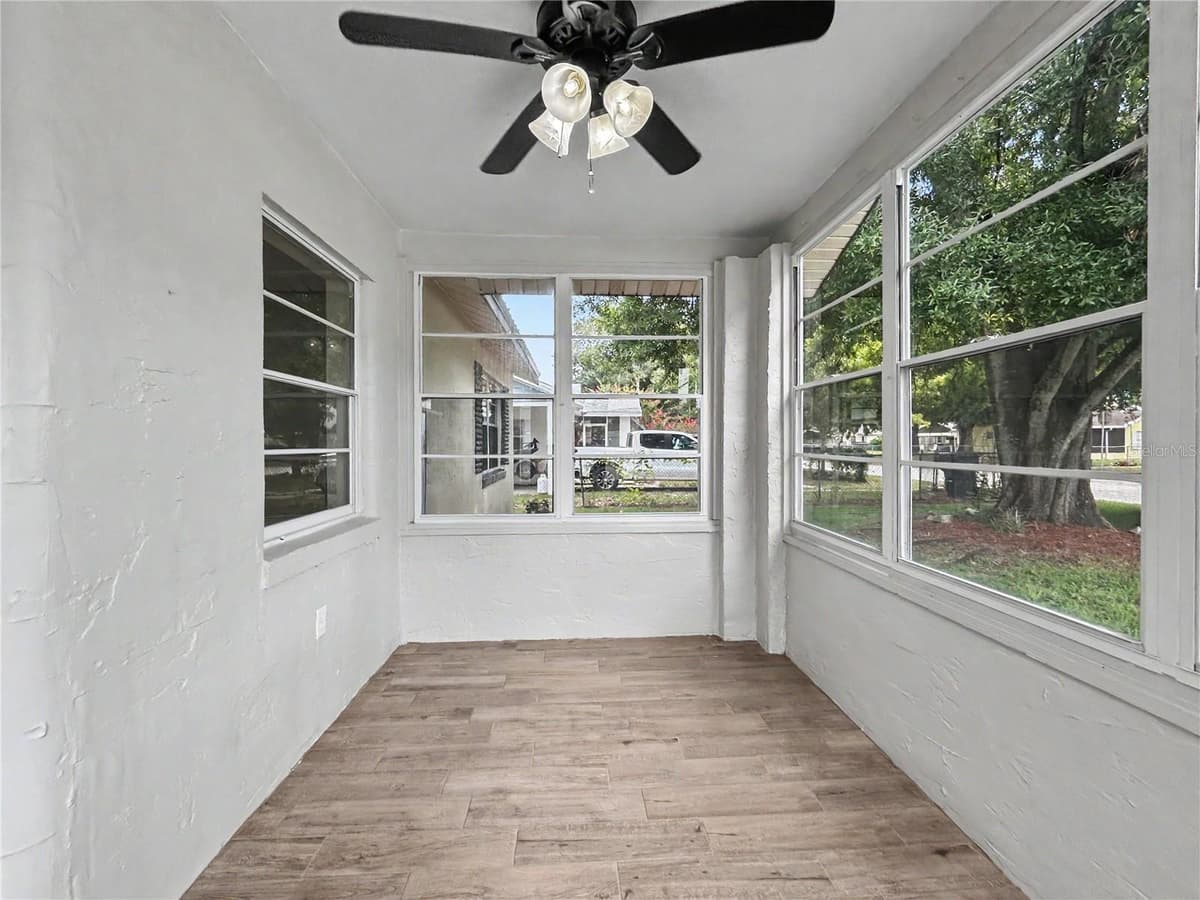 128 CENTER STREET — photo 7 of 26